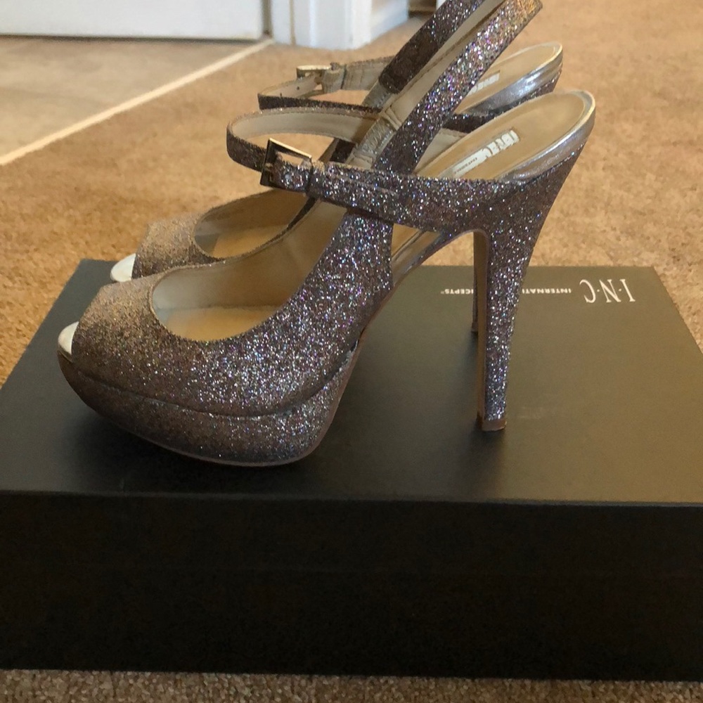 Shoes - Picture 2 of 5